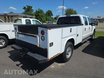 2016 Ford Super Duty F-350 Cab Chassis XL Crew Cab - miniatura 3