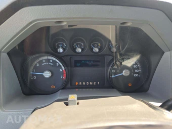 2016 Ford Super Duty F-350 Cab Chassis XL Crew Cab - miniatura 9