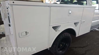 2016 Ford Super Duty F-350 Cab Chassis XL Crew Cab DRW - miniatura 22