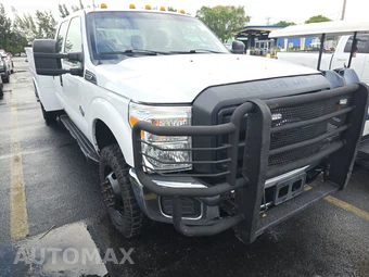 2016 Ford Super Duty F-350 Cab Chassis XL Crew Cab DRW - miniatura 3