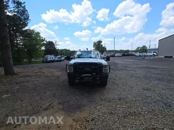 2016 Ford Super Duty F-350 Cab Chassis XL Extended Cab w/Rear Doors - miniatura 2