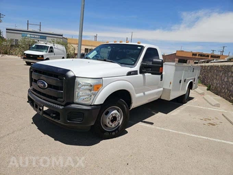 2016 Ford Super Duty F-350 Cab Chassis XL Regular Cab DRW