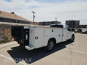 2016 Ford Super Duty F-350 Cab Chassis XL Regular Cab DRW - miniatura 3
