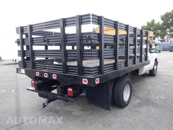 2016 Ford Super Duty F-350 Cab Chassis XL Regular Cab DRW - miniatura 3