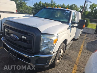 2016 Ford Super Duty F-350 Cab Chassis XL Regular Cab DRW