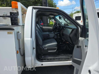 2016 Ford Super Duty F-350 Cab Chassis XL Regular Cab DRW - miniatura 15