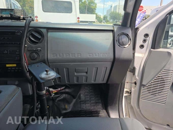 2016 Ford Super Duty F-350 Cab Chassis XL Regular Cab DRW - miniatura 16