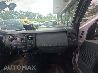 2016 Ford Super Duty F-350 Cab Chassis XL Regular Cab DRW - miniatura 18