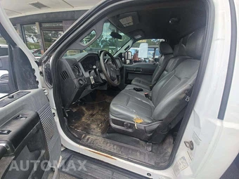 2016 Ford Super Duty F-350 Cab Chassis XL Regular Cab DRW - miniatura 6