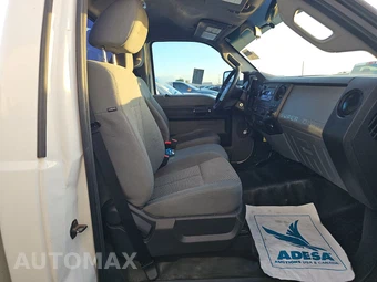 2016 Ford Super Duty F-350 Cab Chassis XL Regular Cab DRW - miniatura 8