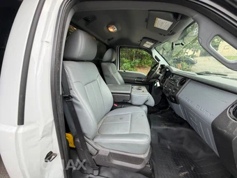 2016 Ford Super Duty F-350 Cab Chassis XL Regular Cab DRW - miniatura 13