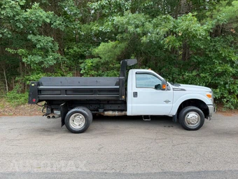 2016 Ford Super Duty F-350 Cab Chassis XL Regular Cab DRW - miniatura 9
