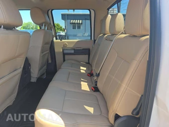 2016 Ford Super Duty F-350 Lariat Crew Cab Long Bed DRW - miniatura 10