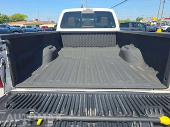 2016 Ford Super Duty F-350 Lariat Crew Cab Long Bed DRW - miniatura 11