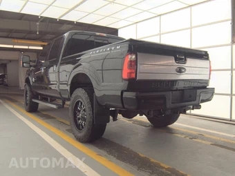 2016 Ford Super Duty F-350 Platinum Crew Cab Medium Bed - miniatura 6