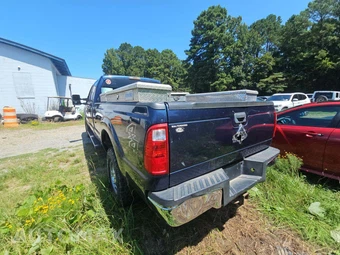 2016 Ford Super Duty F-350 XL Crew Cab Long Bed - miniatura 2