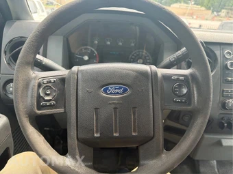 2016 Ford Super Duty F-350 XL Crew Cab Long Bed DRW - miniatura 14
