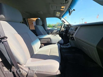 2016 Ford Super Duty F-350 XLT Crew Cab Long Bed DRW - miniatura 15
