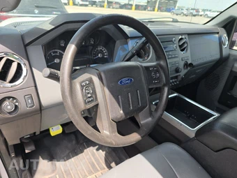 2016 Ford Super Duty F-350 XLT Crew Cab Long Bed DRW - miniatura 10
