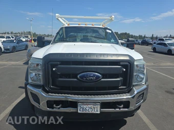 2016 Ford Super Duty F-450 Cab Chassis XL Crew Cab DRW - miniatura 2