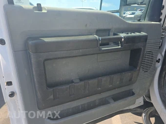 2016 Ford Super Duty F-450 Cab Chassis XL Crew Cab DRW - miniatura 9