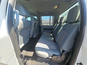 2016 Ford Super Duty F-450 Cab Chassis XL Crew Cab DRW - miniatura 13