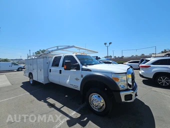 2016 Ford Super Duty F-450 Cab Chassis XL Crew Cab DRW - miniatura 3
