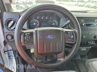 2016 Ford Super Duty F-450 Cab Chassis XL Crew Cab DRW - miniatura 10