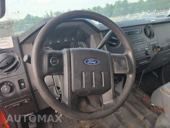 2016 Ford Super Duty F-450 Cab Chassis XL Crew Cab DRW - miniatura 10