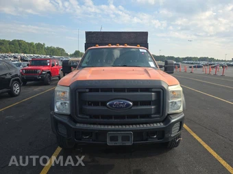 2016 Ford Super Duty F-450 Cab Chassis XL Crew Cab DRW - miniatura 2