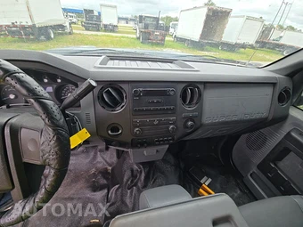2016 Ford Super Duty F-450 Cab Chassis XL Crew Cab DRW - miniatura 11