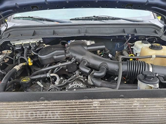 2016 Ford Super Duty F-450 Cab Chassis XL Crew Cab DRW - miniatura 16