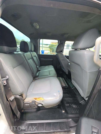 2016 Ford Super Duty F-450 Cab Chassis XL Crew Cab DRW - miniatura 15
