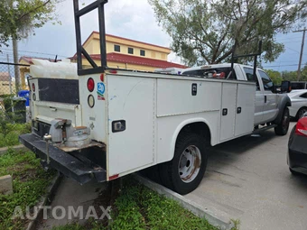 2016 Ford Super Duty F-450 Cab Chassis XL Crew Cab DRW - miniatura 3