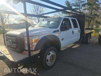 2016 Ford Super Duty F-450 Cab Chassis XL Crew Cab DRW