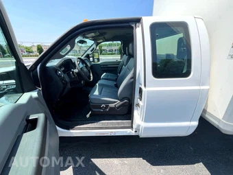 2016 Ford Super Duty F-450 Cab Chassis XL Extended Cab w/Rear Doors DRW - miniatura 12