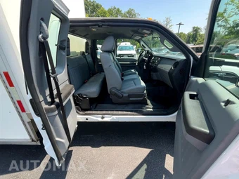 2016 Ford Super Duty F-450 Cab Chassis XL Extended Cab w/Rear Doors DRW - miniatura 26