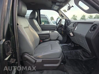 2016 Ford Super Duty F-450 Cab Chassis XL Extended Cab w/Rear Doors DRW - miniatura 8