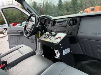 2016 Ford Super Duty F-450 Cab Chassis XL Regular Cab DRW - miniatura 30