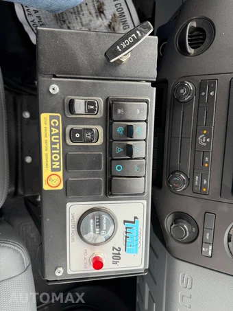 2016 Ford Super Duty F-450 Cab Chassis XL Regular Cab DRW - miniatura 33