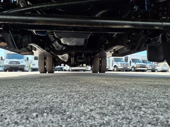 2016 Ford Super Duty F-450 Cab Chassis XL Regular Cab DRW - miniatura 27