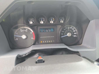 2016 Ford Super Duty F-450 Cab Chassis XL Regular Cab DRW - miniatura 9