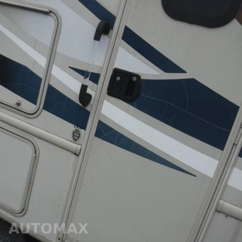 2016 Ford Super Duty F-53 Class A Motorhome Chassis DRW - miniatura 18