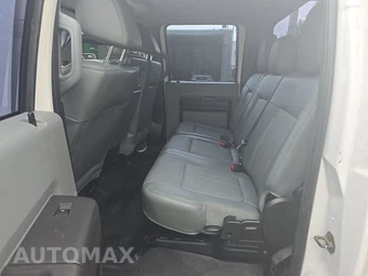 2016 Ford Super Duty F-550 Cab Chassis XL Crew Cab DRW - miniatura 13