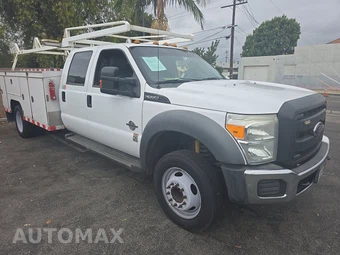 2016 Ford Super Duty F-550 Cab Chassis XL Crew Cab DRW - miniatura 3