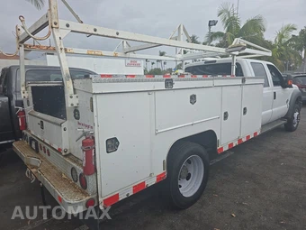 2016 Ford Super Duty F-550 Cab Chassis XL Crew Cab DRW - miniatura 4