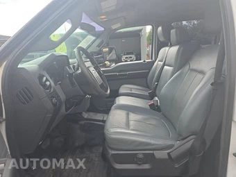 2016 Ford Super Duty F-550 Cab Chassis XL Crew Cab DRW - miniatura 7