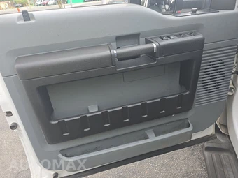 2016 Ford Super Duty F-550 Cab Chassis XL Crew Cab DRW - miniatura 9