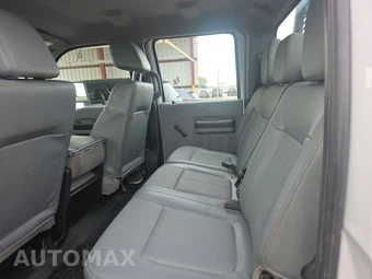 2016 Ford Super Duty F-550 Cab Chassis XL Crew Cab DRW - miniatura 13