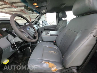 2016 Ford Super Duty F-550 Cab Chassis XL Crew Cab DRW - miniatura 14